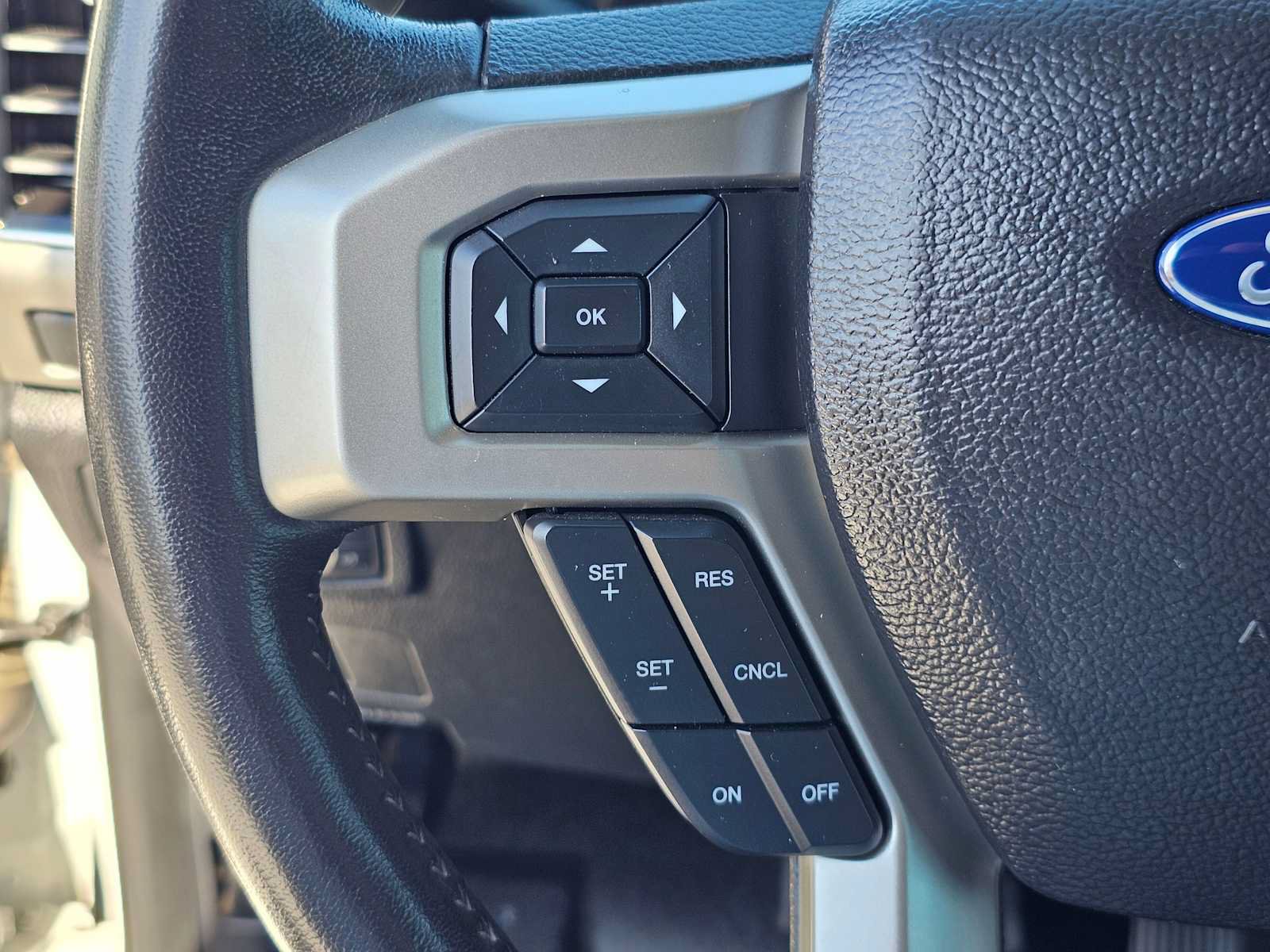 Used 2021 Ford F250 Lariat w/ Lariat Value Package AWD/4WD image 27