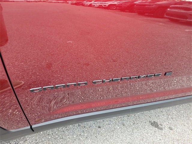 New 2025 Jeep Grand Cherokee Altitude image 3