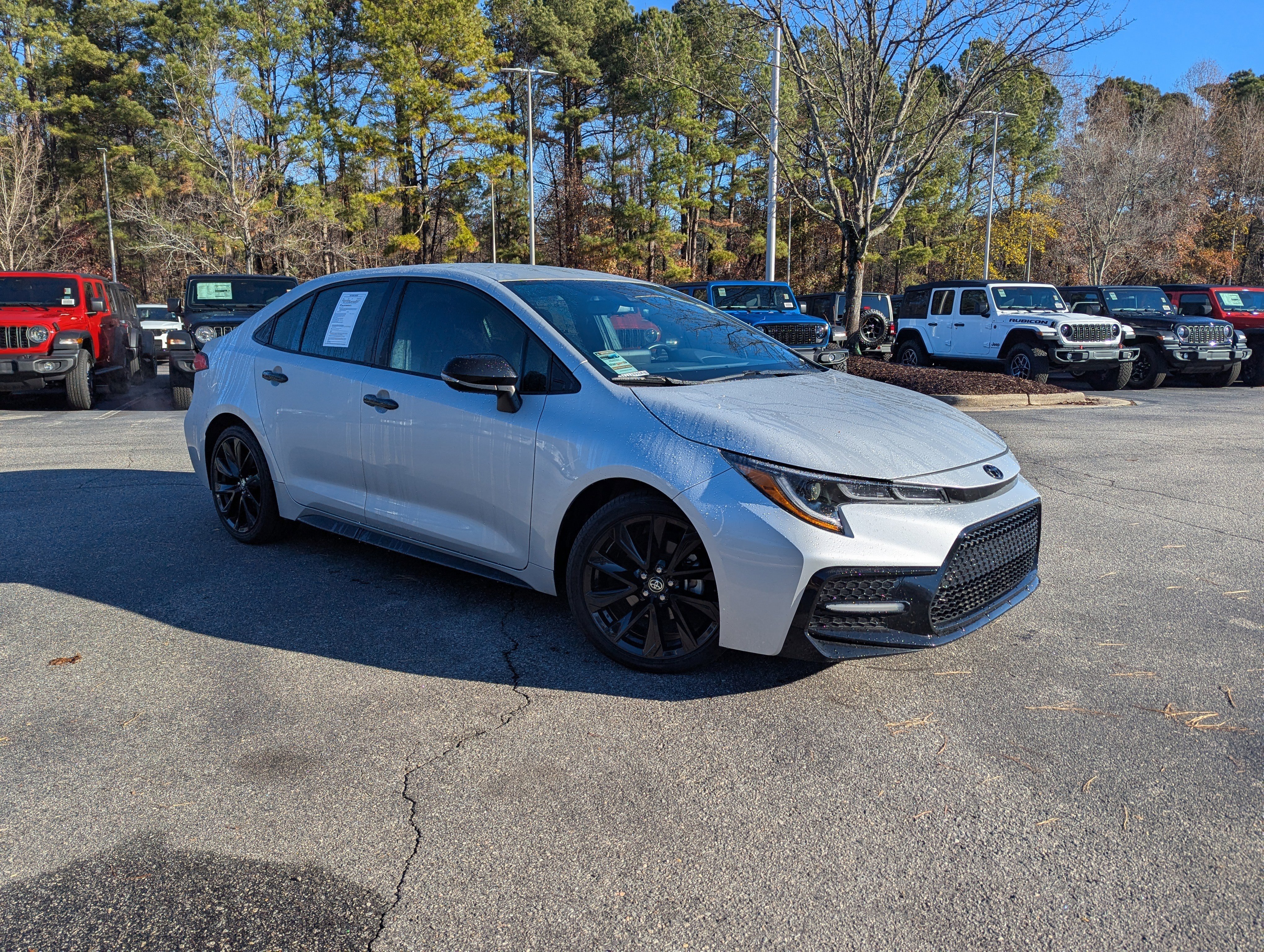 Used 2022 Toyota Corolla SE image 3