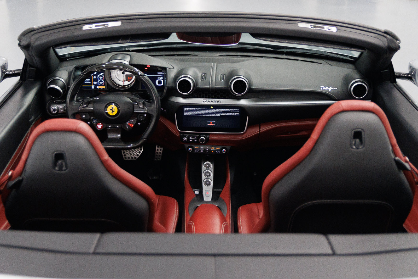 Used 2019 Ferrari Portofino RWD image 28