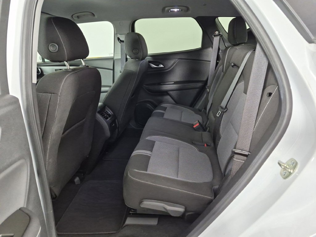 Used 2025 Chevrolet Blazer LT AWD/4WD image 29