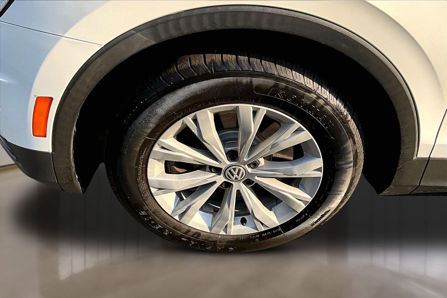 Used 2018 Volkswagen Tiguan SE FWD image 35