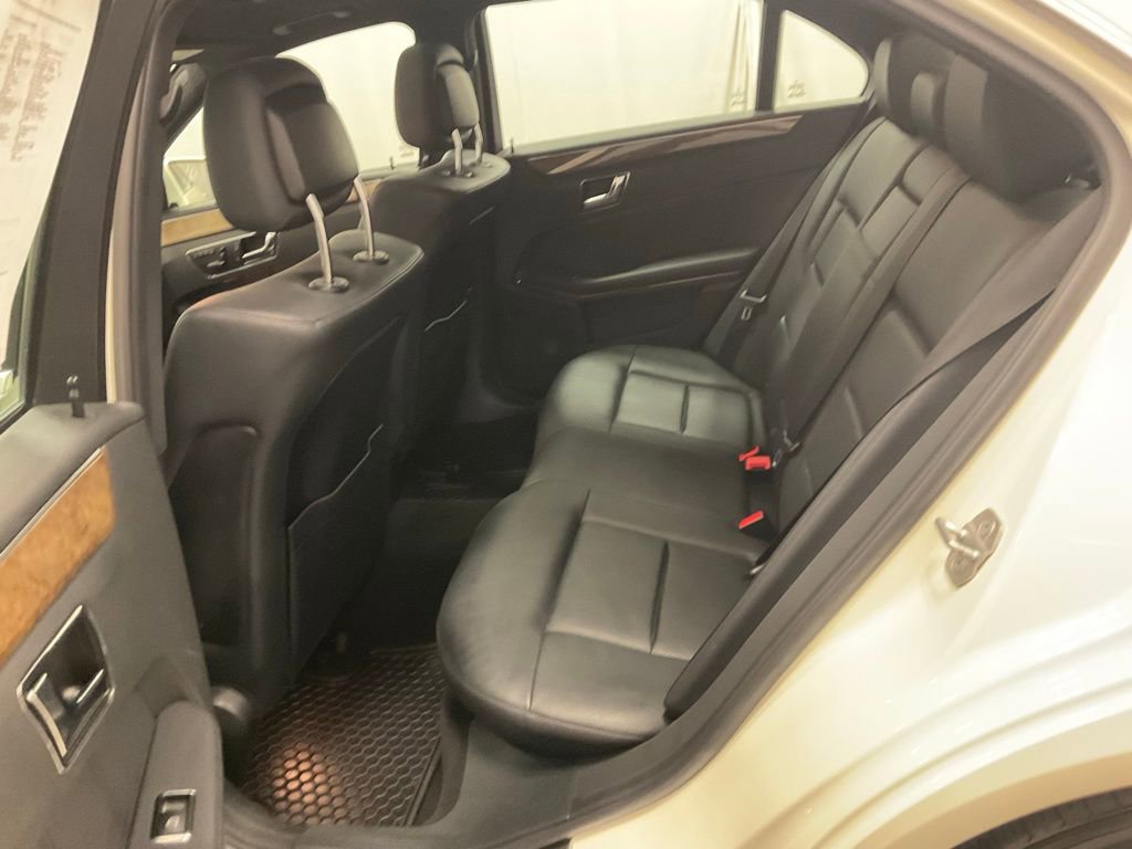 Used 2011 Mercedes-Benz E 350 4MATIC Sedan image 30