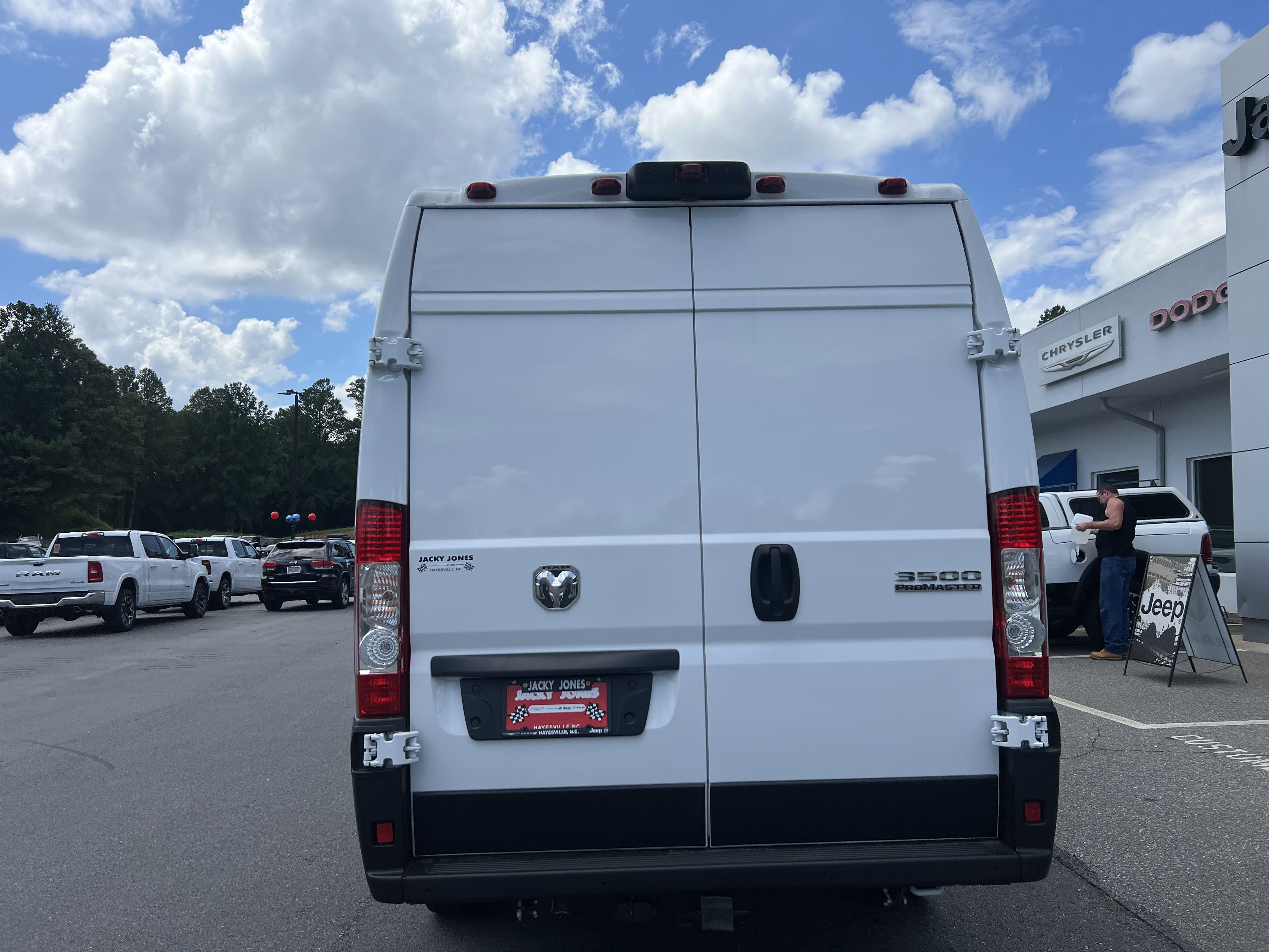Used 2025 RAM ProMaster 3500 w/ Convenience Group image 3