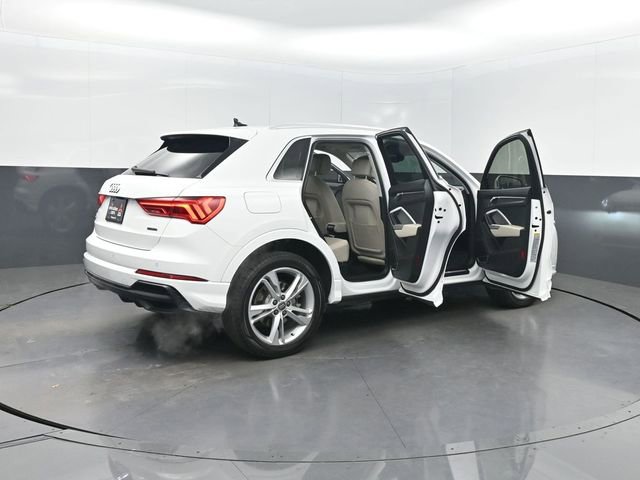 Used 2019 Audi Q3 2.0T Premium Plus w/ Premium Plus Package AWD/4WD image 39