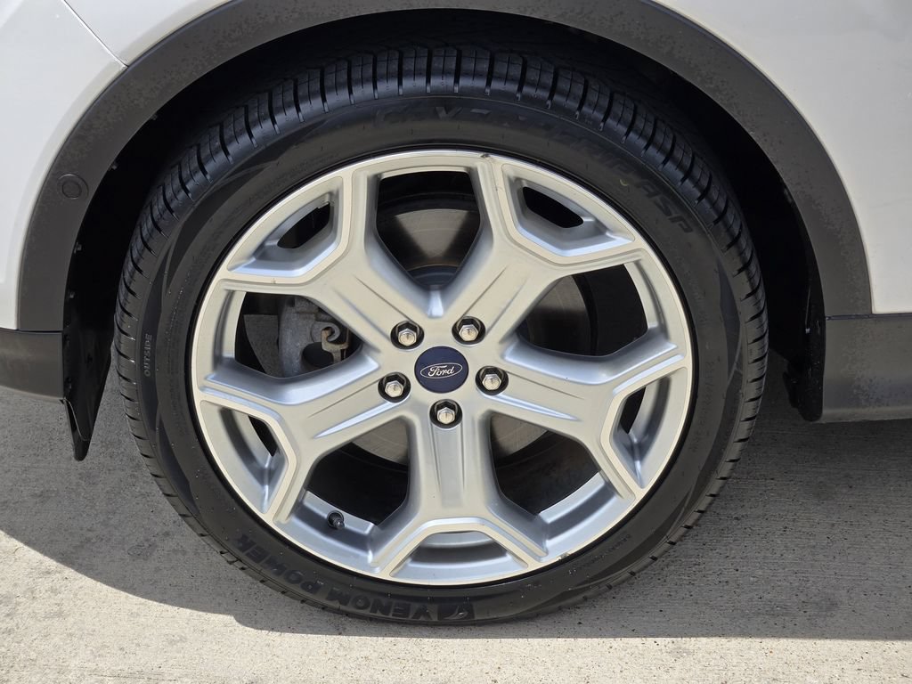 Used 2019 Ford Escape Titanium w/ U9j03 - Titanium Tow Package AWD/4WD image 8