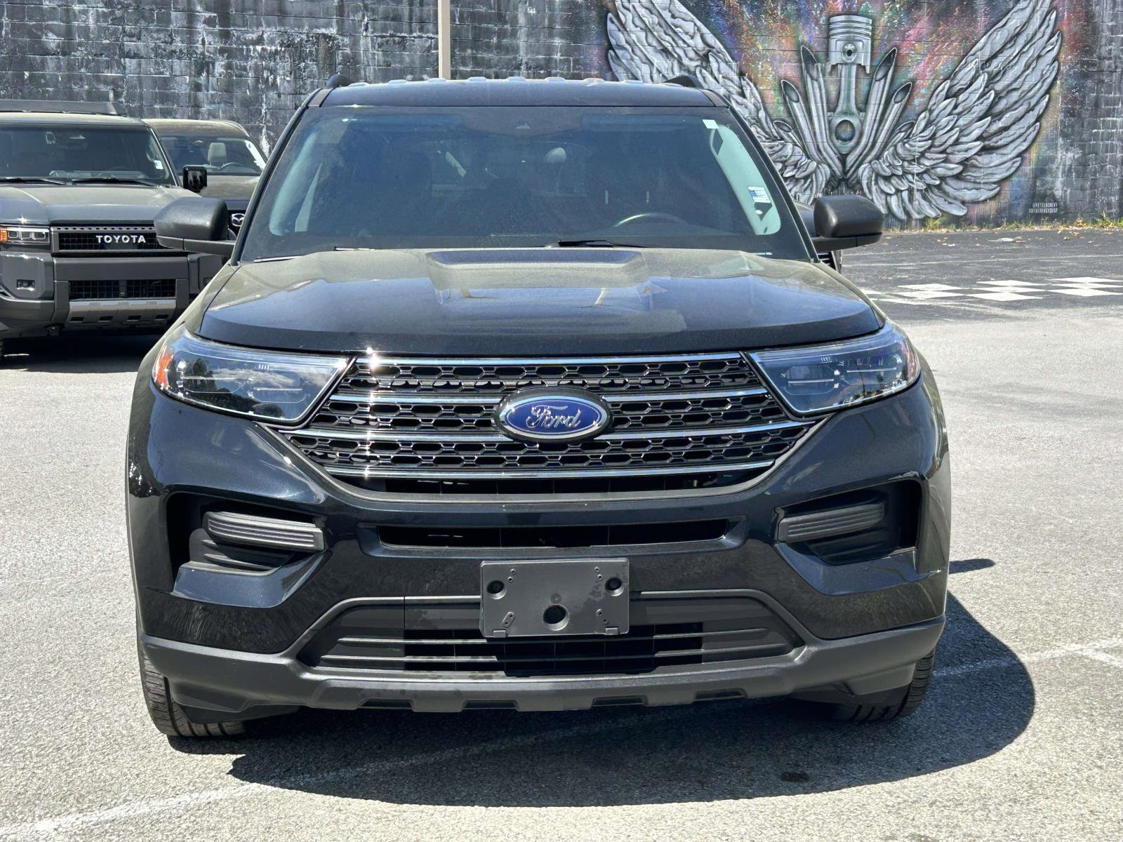 Used 2023 Ford Explorer XLT AWD/4WD image 8