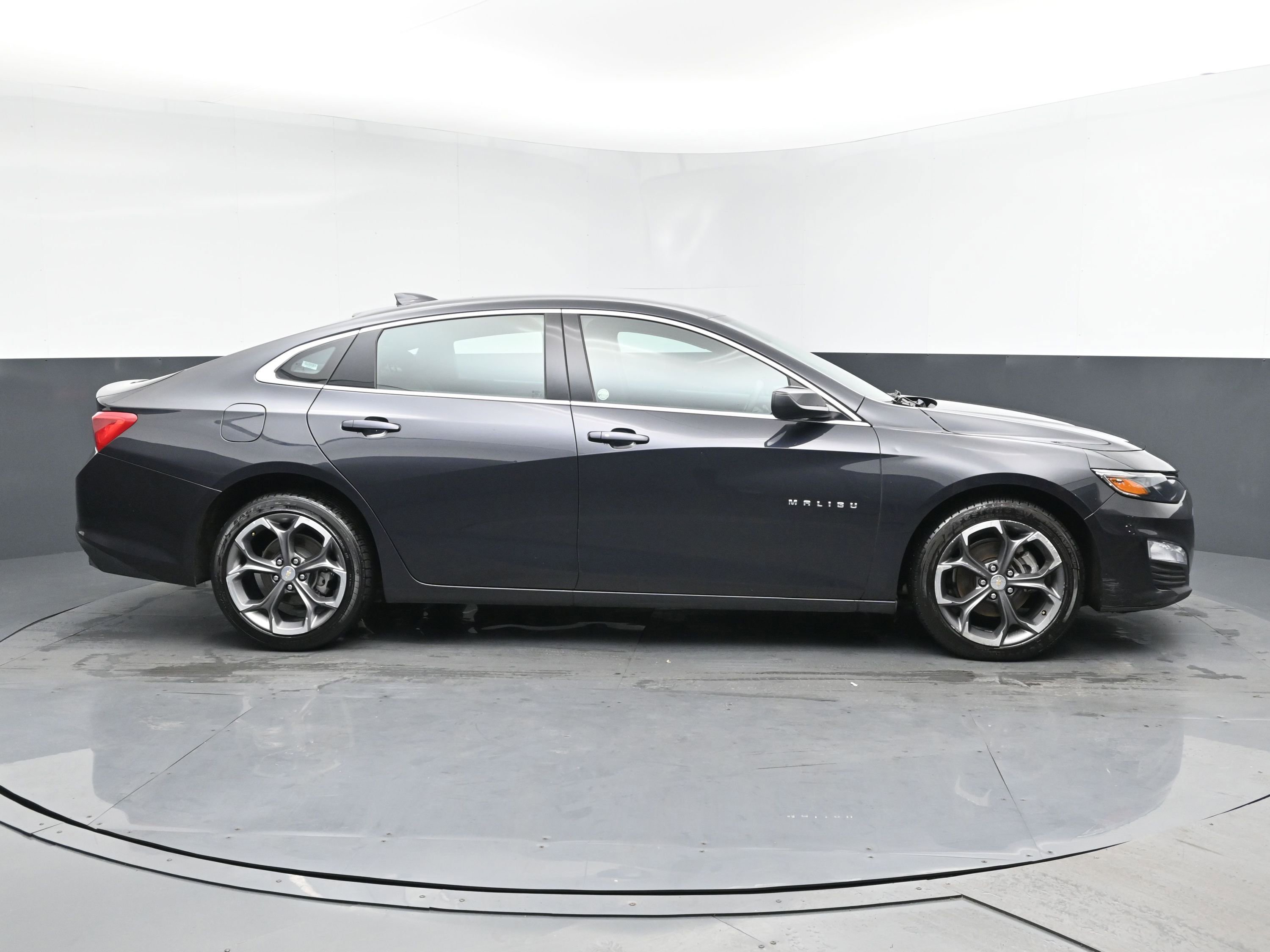 Used 2023 Chevrolet Malibu LT image 3