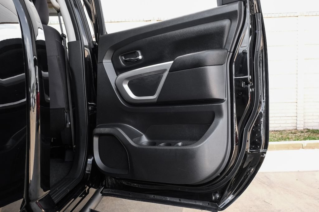 Used 2022 Nissan Titan SV w/ Accessory Utility Package AWD/4WD image 45