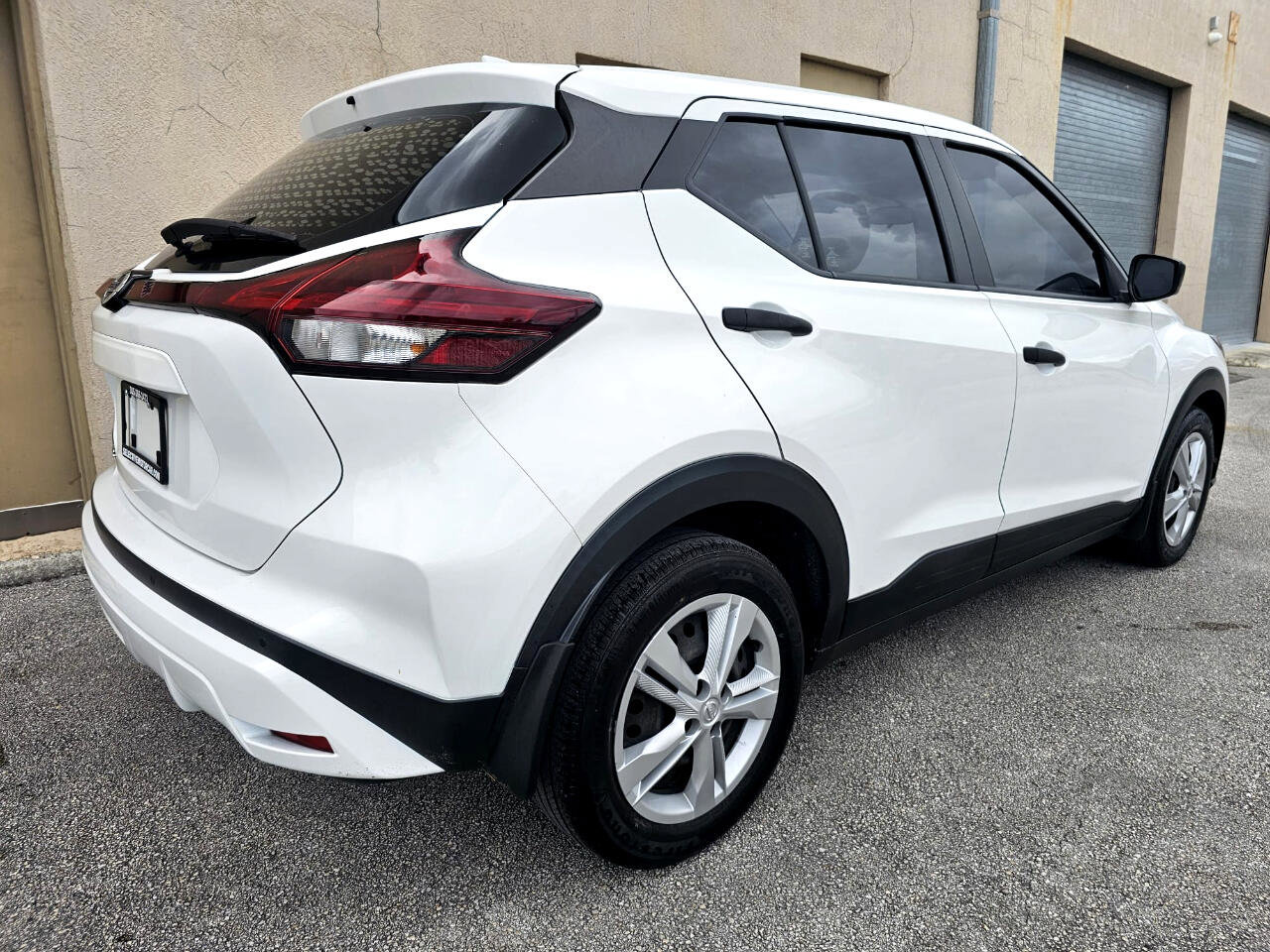 Used 2021 Nissan Kicks S image 4