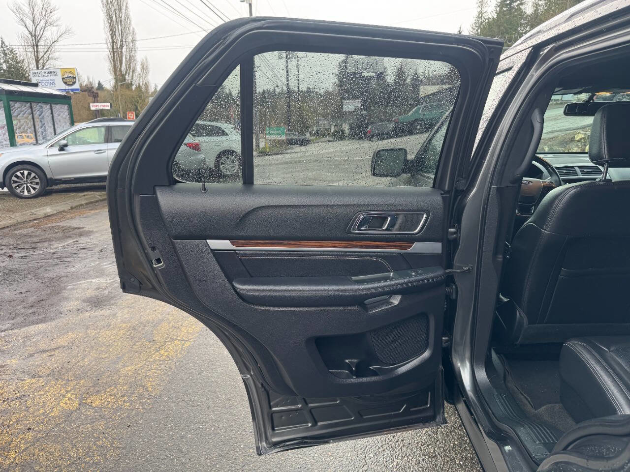 Used 2018 Ford Explorer Limited image 35