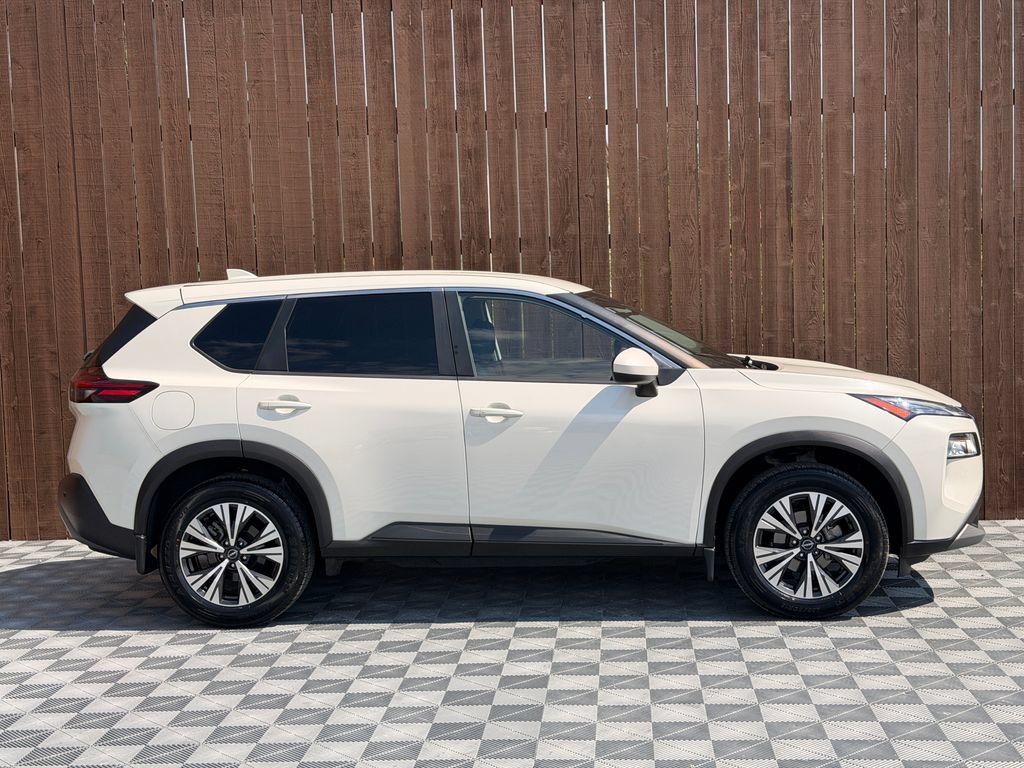 Used 2023 Nissan Rogue SV FWD image 12