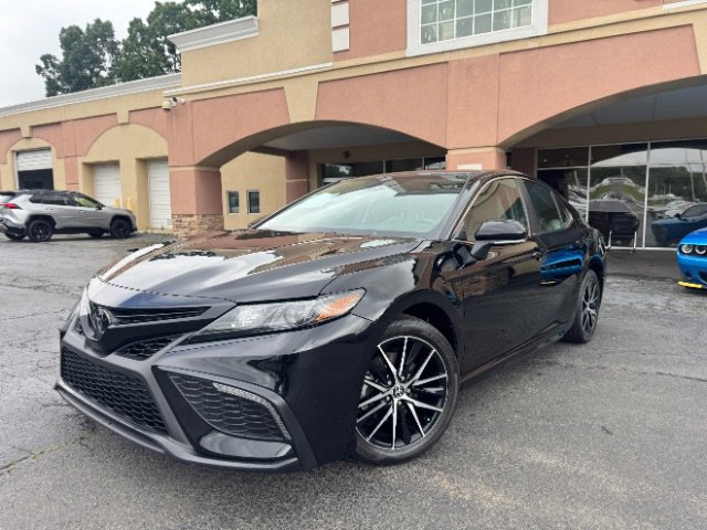 Used 2024 Toyota Camry SE