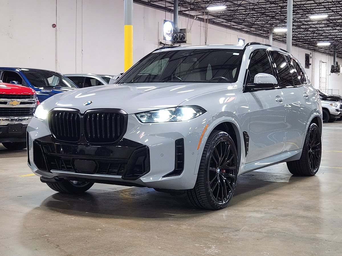 Used 2024 BMW X5 xDrive40i w/ M Sport Package AWD/4WD image 4