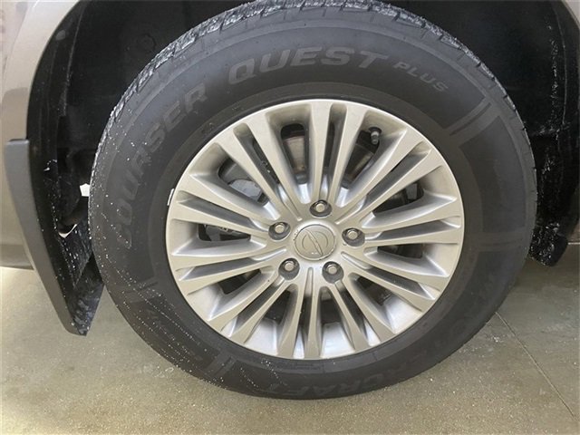 Used 2015 Chrysler Town & Country Touring-L w/ Driver Convenience Group image 9