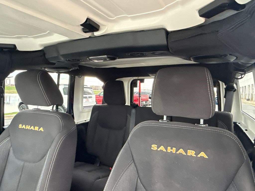 Used 2013 Jeep Wrangler Unlimited Sahara image 20