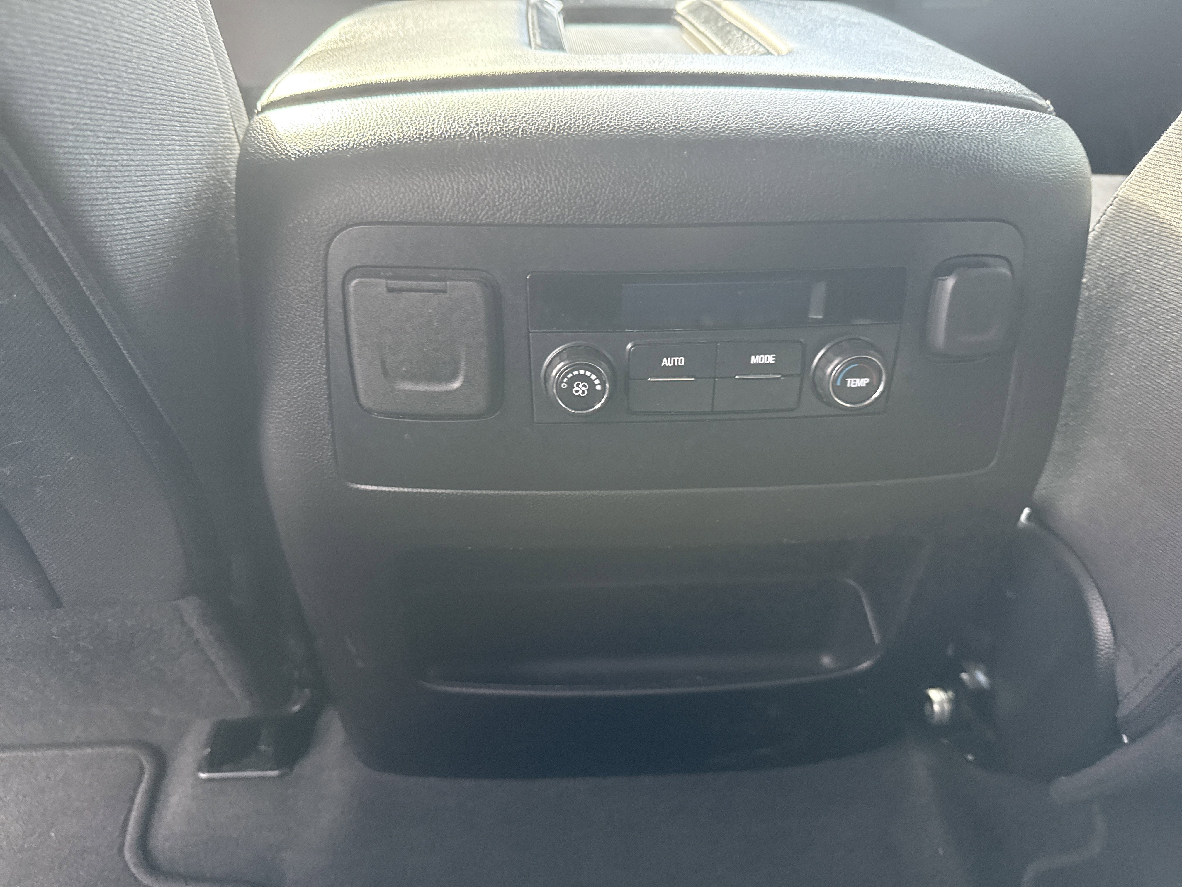 Used 2020 Chevrolet Tahoe LS AWD/4WD image 13