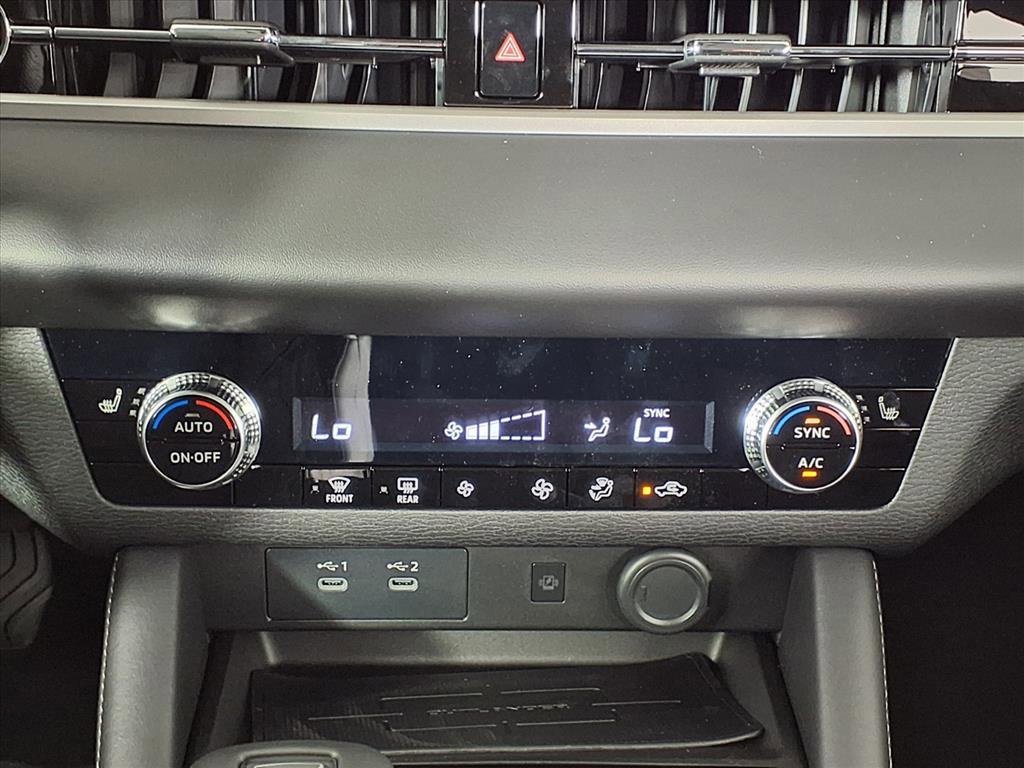 New 2025 Mitsubishi Outlander SE image 17