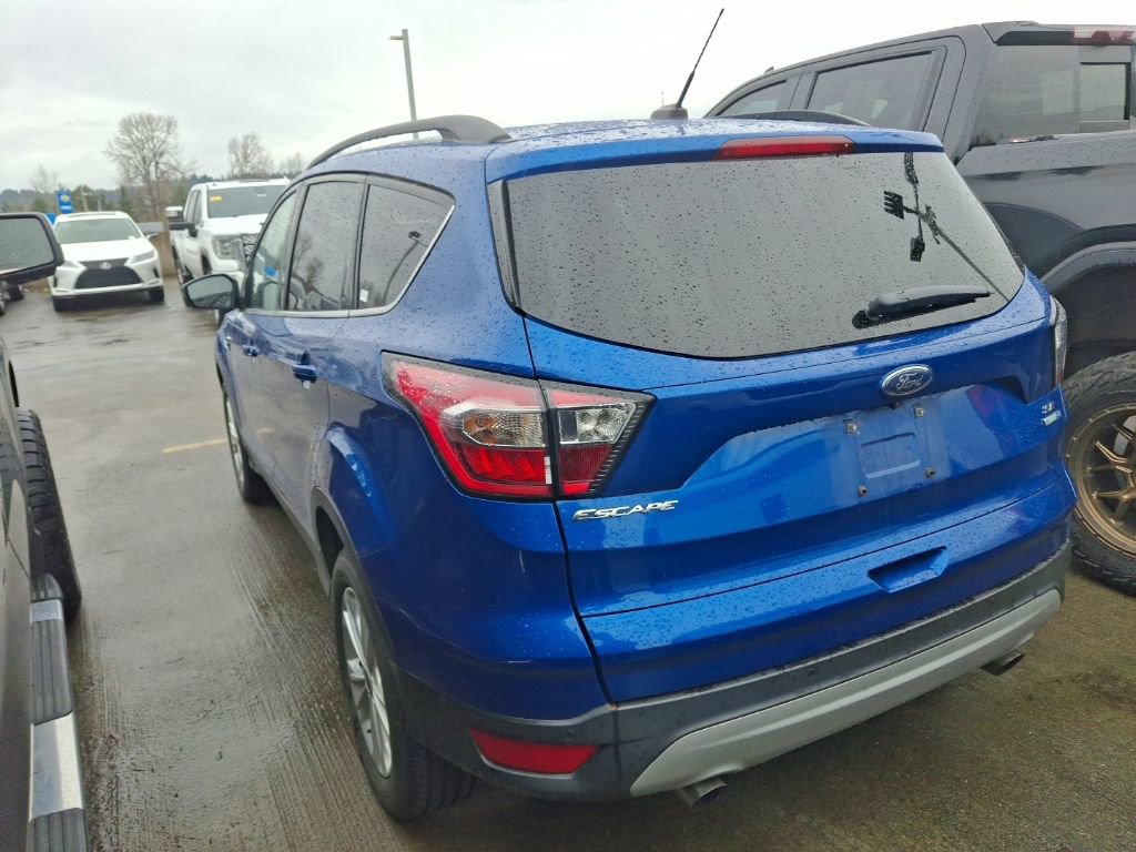 Used 2017 Ford Escape SE w/ Equipment Group 201A image 6