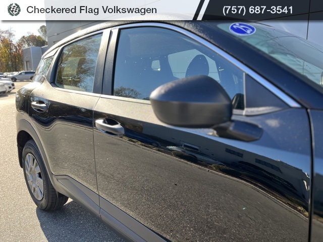 Used 2025 Nissan Kicks S image 4