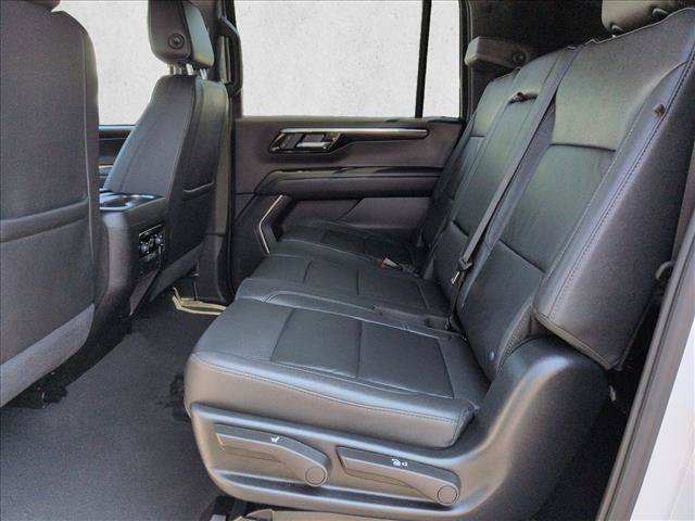 Used 2025 Chevrolet Suburban Z71 AWD/4WD image 19