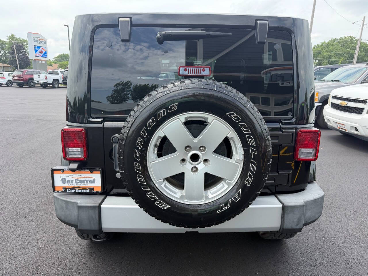 Used 2012 Jeep Wrangler Sahara AWD/4WD image 4