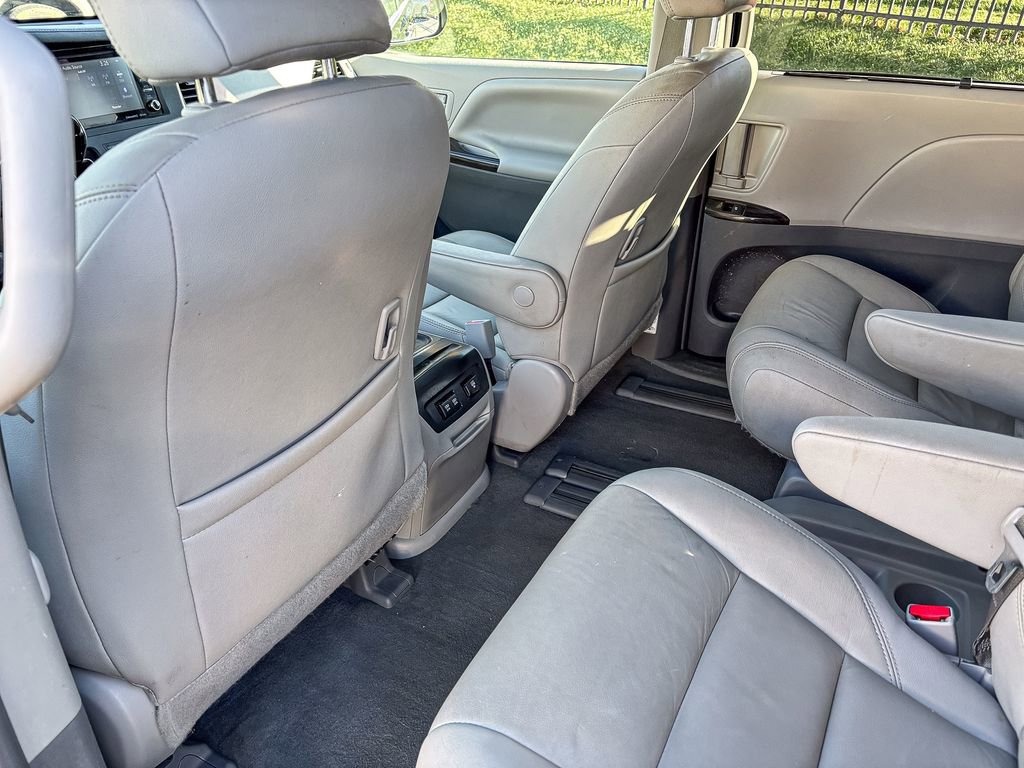 Used 2019 Toyota Sienna XLE image 41