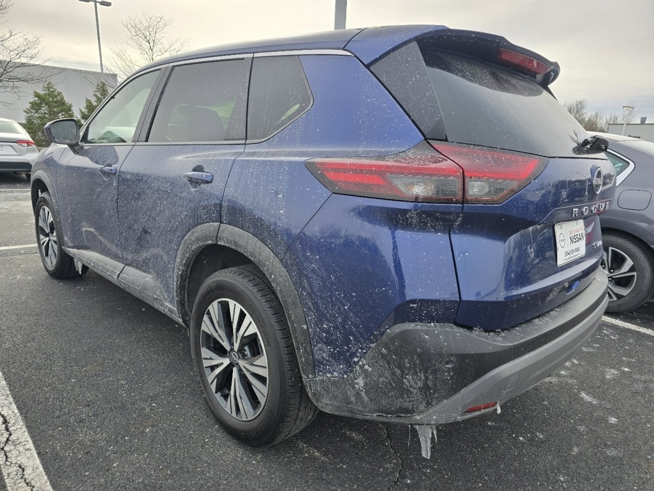 Used 2023 Nissan Rogue SV image 5