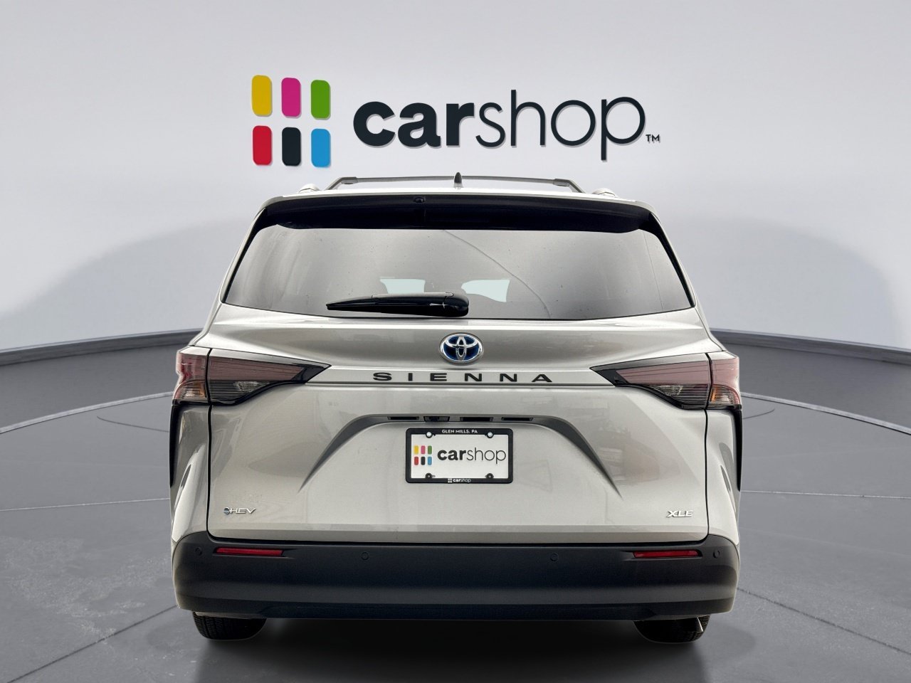 Used 2025 Toyota Sienna XLE w/ XLE Plus Package FWD image 4