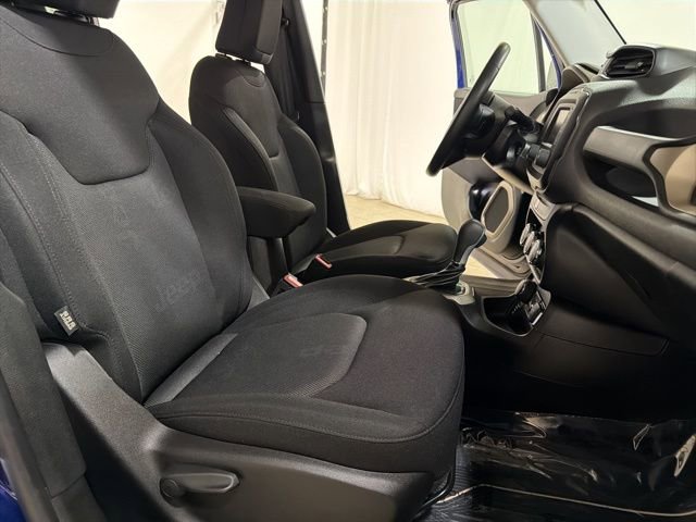 Used 2017 Jeep Renegade Latitude AWD/4WD image 23