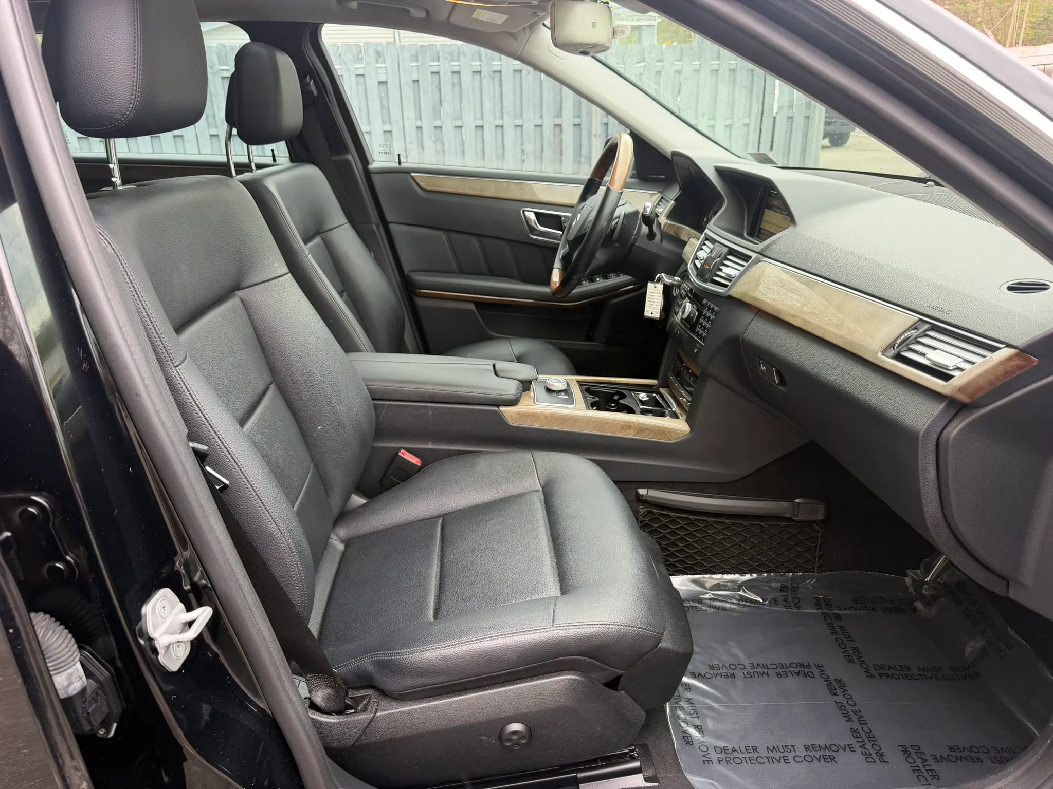 Used 2011 Mercedes-Benz E 350 4MATIC Sedan image 17