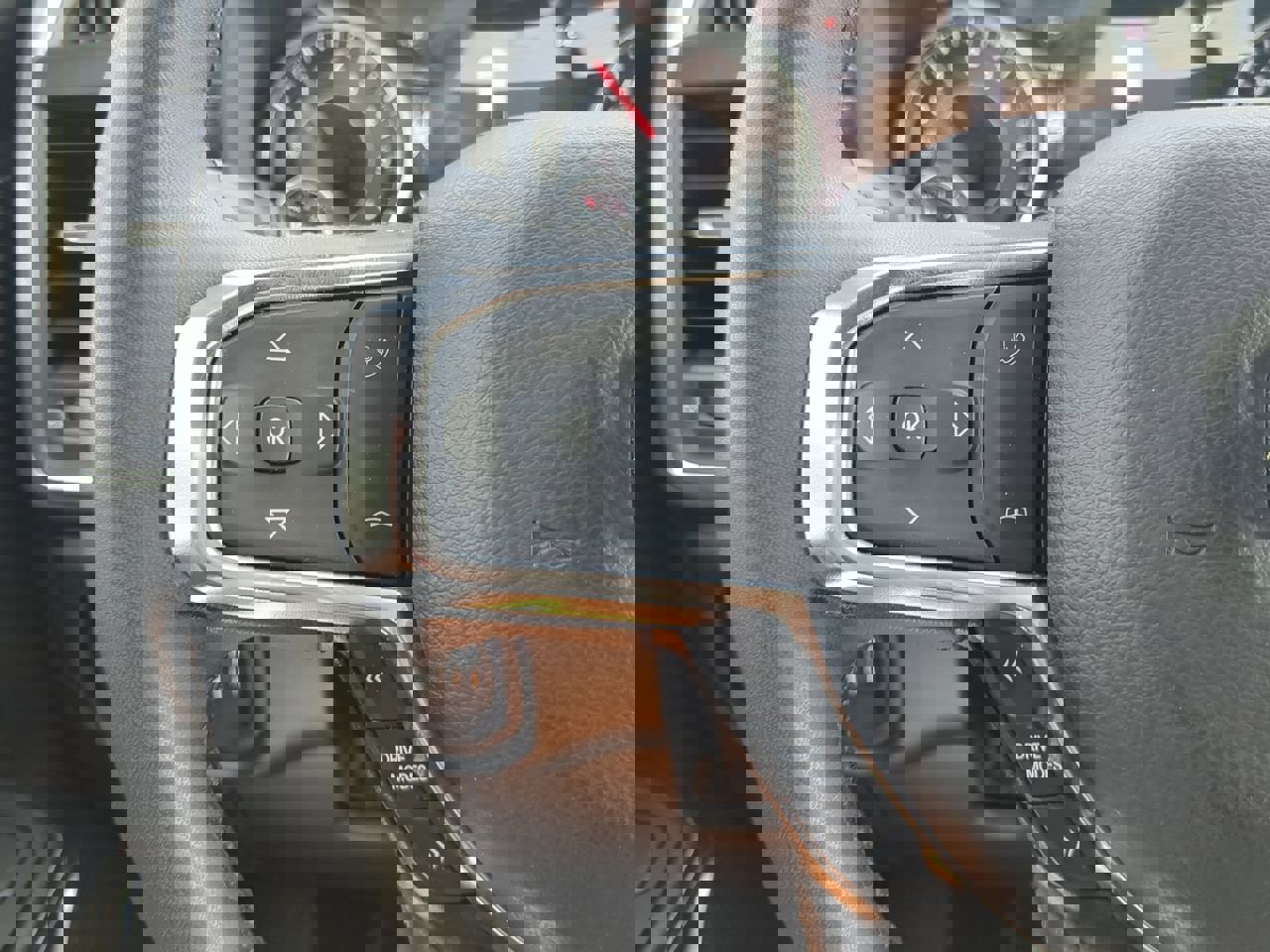 Used 2025 RAM 1500 Laramie image 20