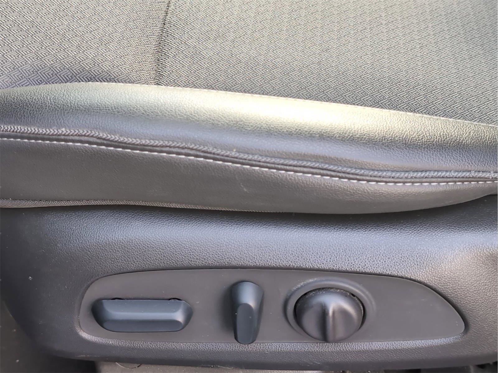 Used 2023 Buick Encore GX Select image 15