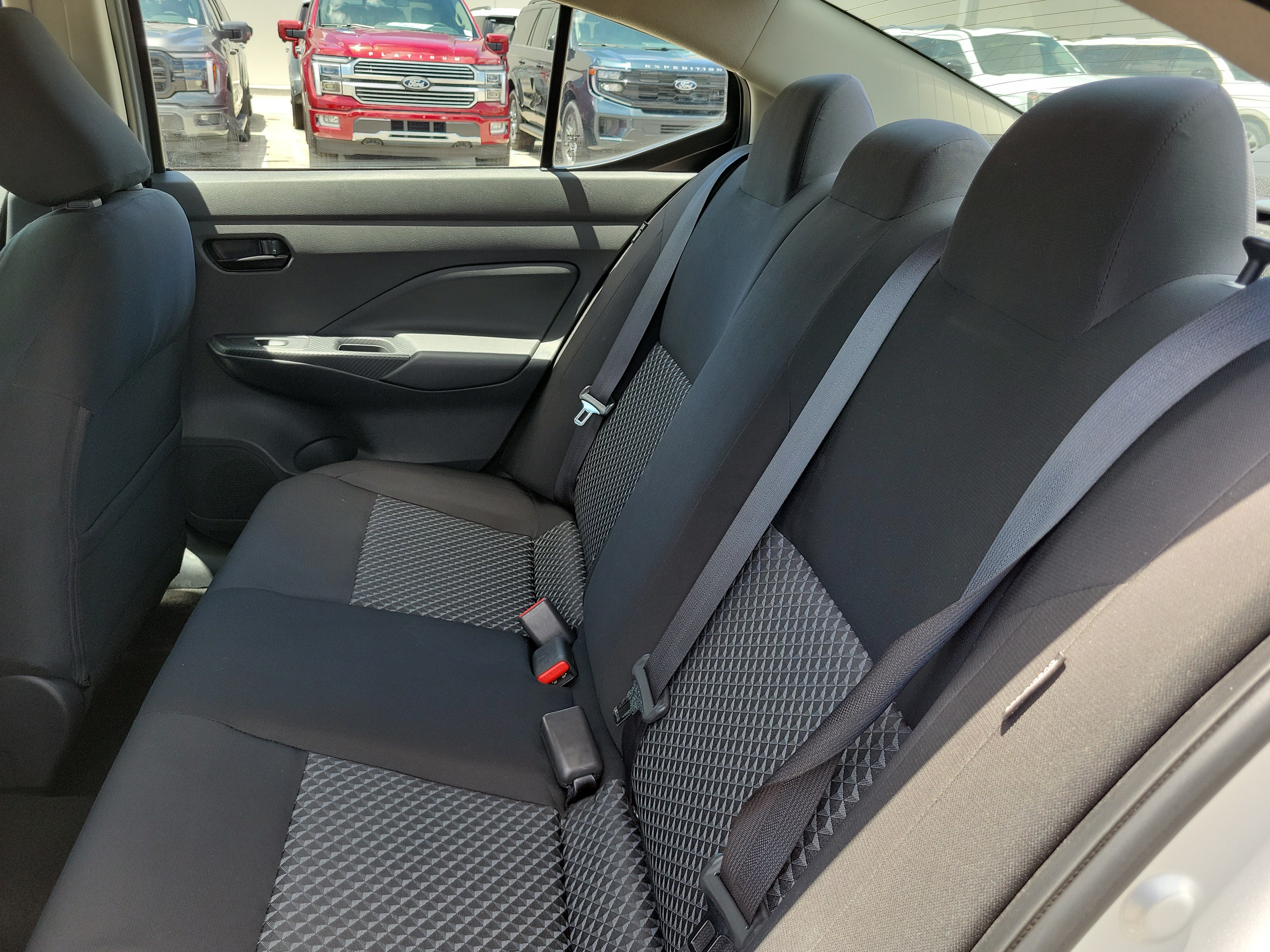 Used 2021 Nissan Versa S FWD image 11
