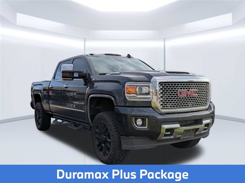 Used 2017 GMC Sierra 2500 Denali w/ Duramax Plus Package AWD/4WD image 5