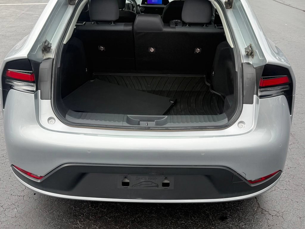 Certified 2023 Toyota Prius LE AWD/4WD image 17