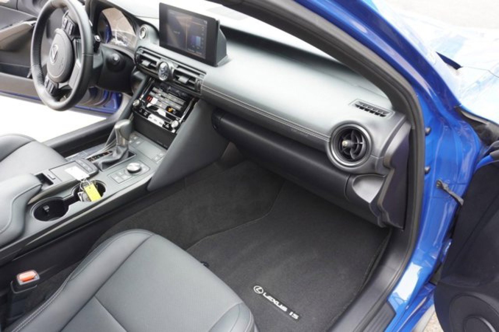 Used 2023 Lexus IS 300 w/ Comfort Package image 21