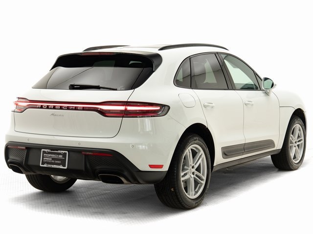 Used 2025 Porsche Macan image 36