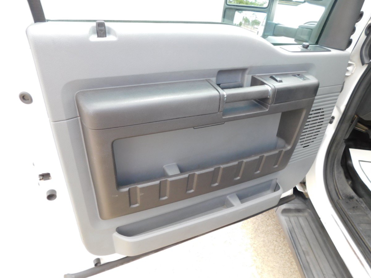 Used 2011 Ford F550 Luxury w/ PWR Equipment Group RWD image 8