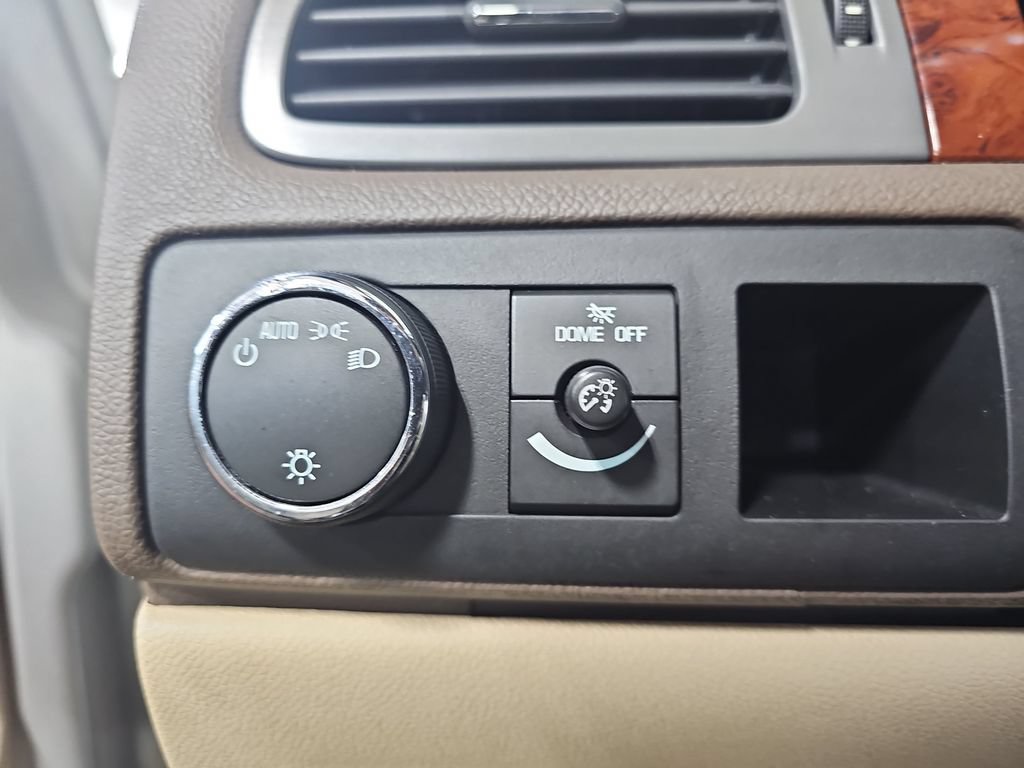 Used 2011 Chevrolet Avalanche LS RWD image 27