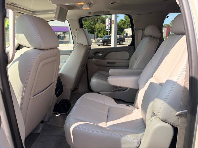 Used 2008 Chevrolet Suburban LTZ w/ LTZ Preferred Equipment Group AWD/4WD image 6