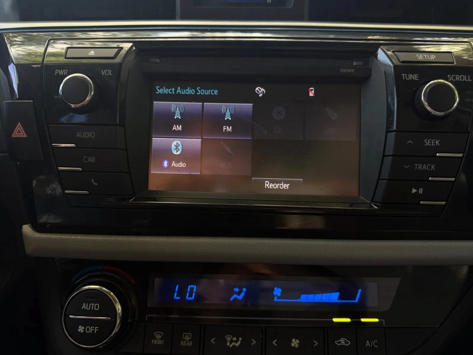Used 2014 Toyota Corolla LE FWD image 21