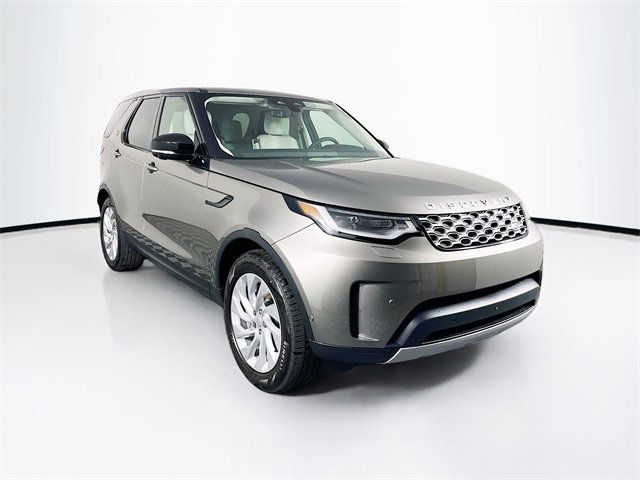 Used 2024 Land Rover Discovery S image 3