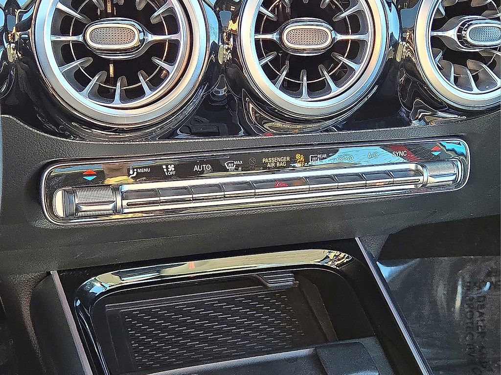 Used 2025 Mercedes-Benz GLA 35 AMG 4MATIC image 28