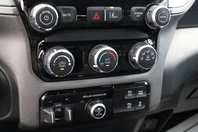 Used 2025 RAM 1500 Warlock AWD/4WD image 29