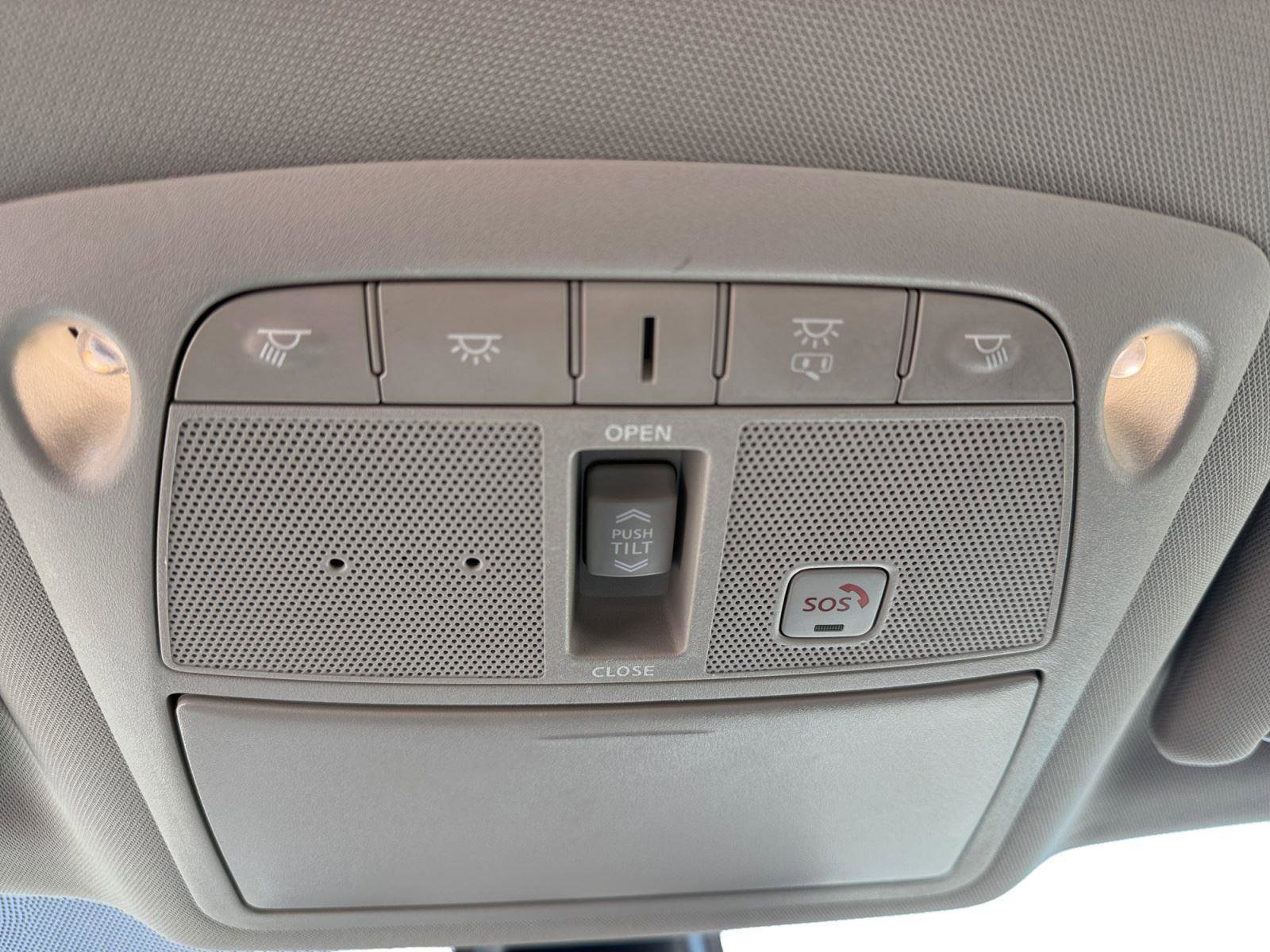 Used 2023 Nissan Maxima SL image 17