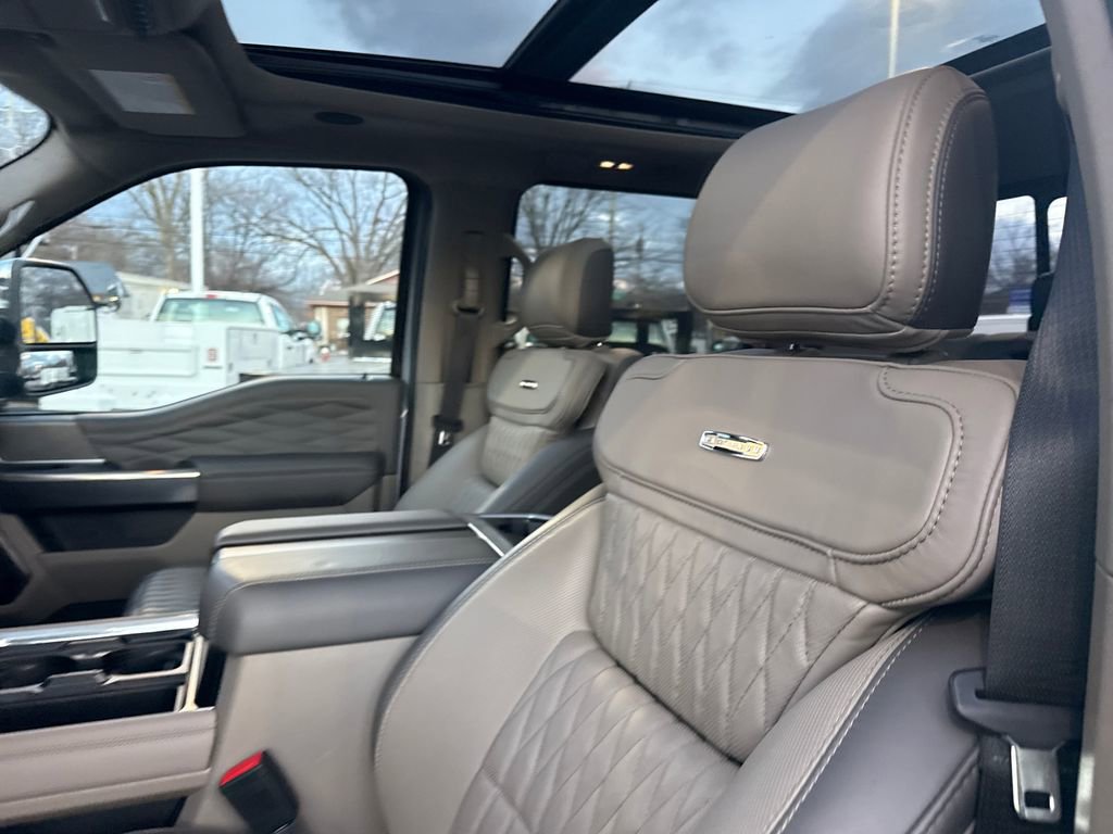 Used 2025 Ford F350 Platinum w/ Platinum Plus Package image 32