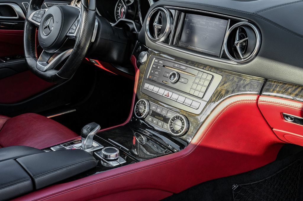 Used 2018 Mercedes-Benz SL 550 image 20