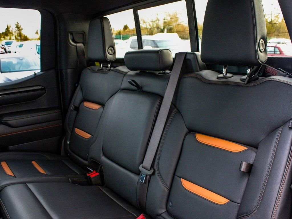 Used 2024 GMC Sierra 1500 AT4 w/ Technology Package image 32