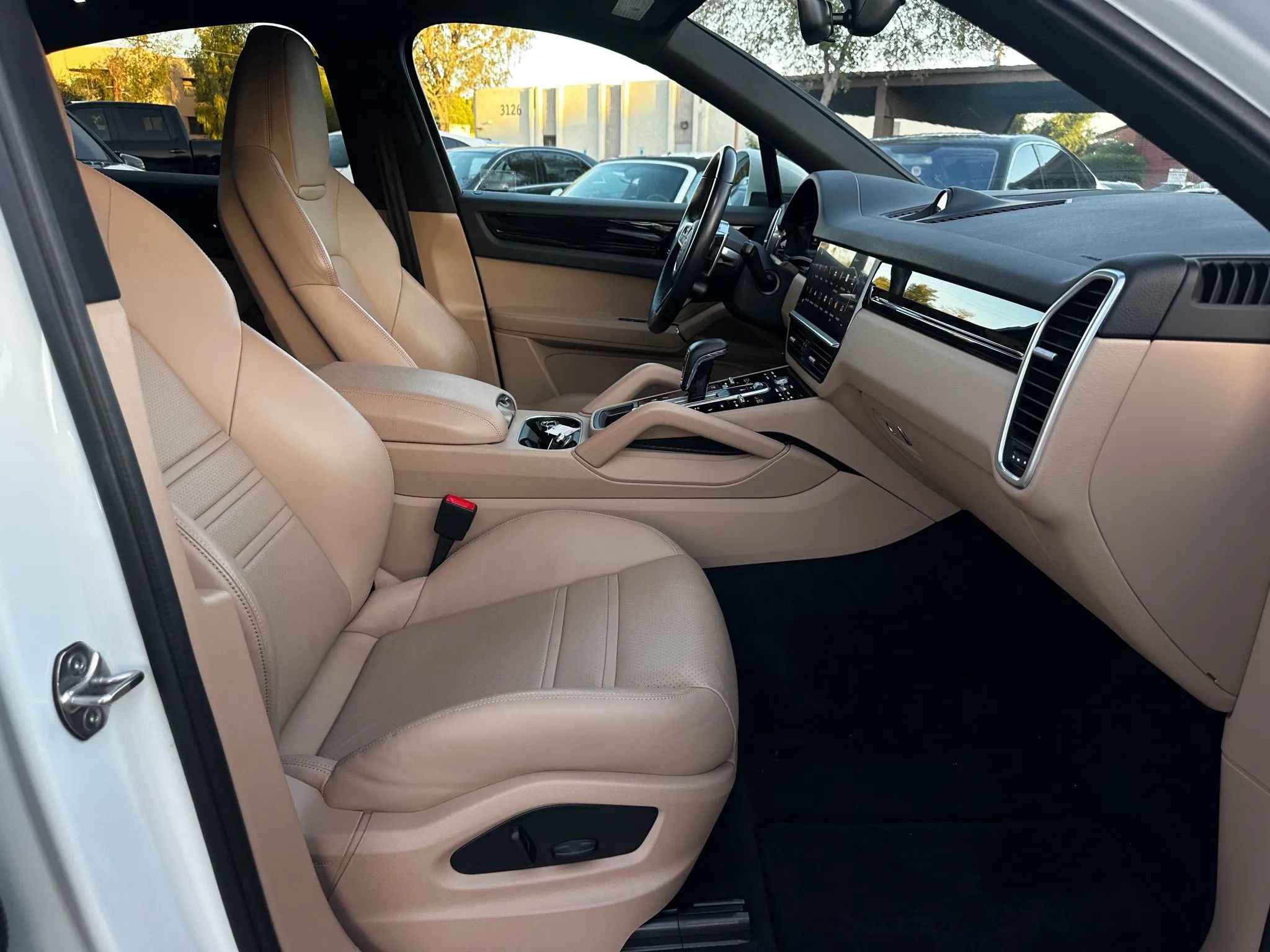 Used 2022 Porsche Cayenne Sport Utility 4D image 29